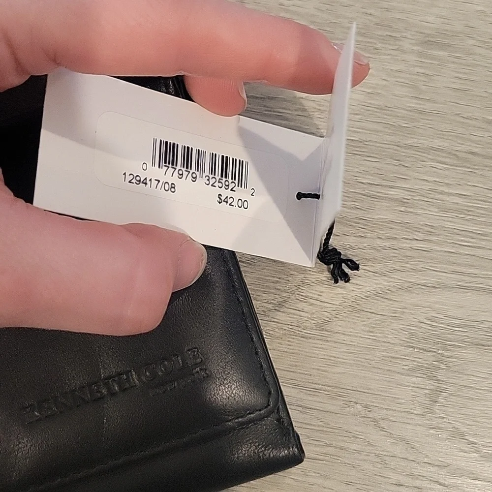 NWT Kenneth Cole Wallet